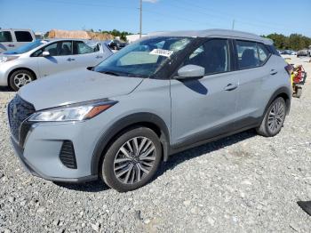  Salvage Nissan Kicks