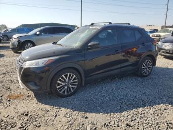  Salvage Nissan Kicks