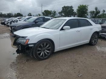  Salvage Chrysler 300