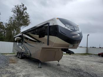  Salvage Montana 5th Wheel