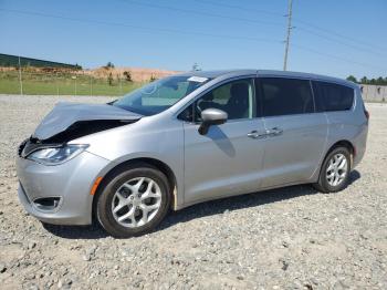  Salvage Chrysler Pacifica