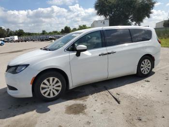  Salvage Chrysler Pacifica