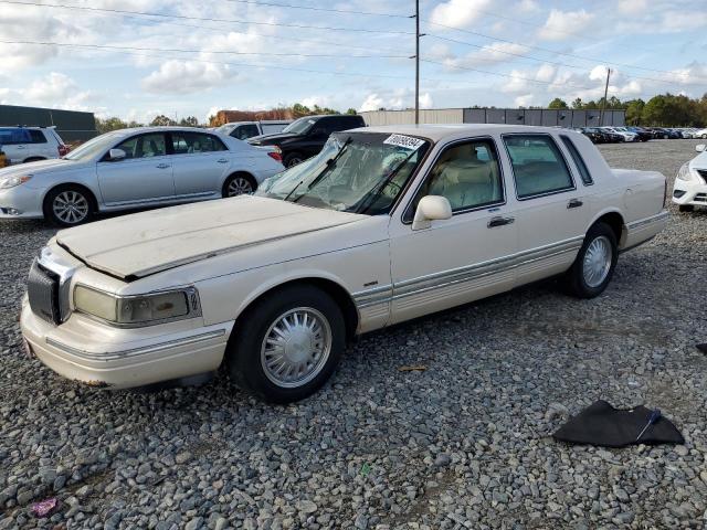  Salvage Lincoln Towncar