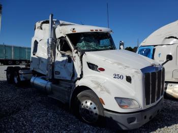  Salvage Peterbilt 579