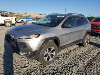  Salvage Jeep Cherokee