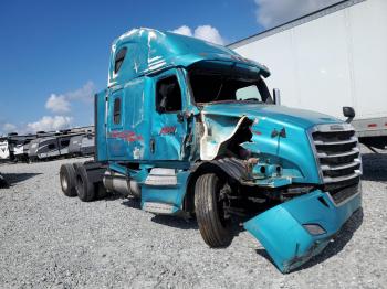  Salvage Freightliner Cascadia 1