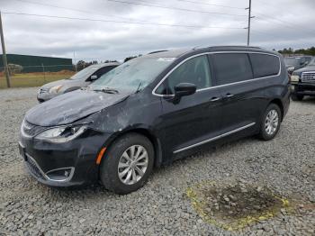  Salvage Chrysler Pacifica