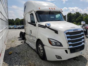  Salvage Freightliner Cascadia 1