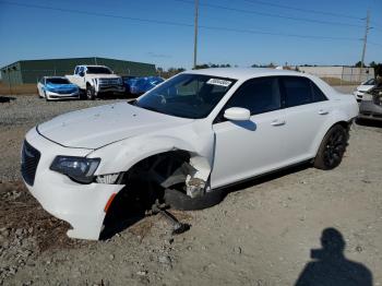  Salvage Chrysler 300