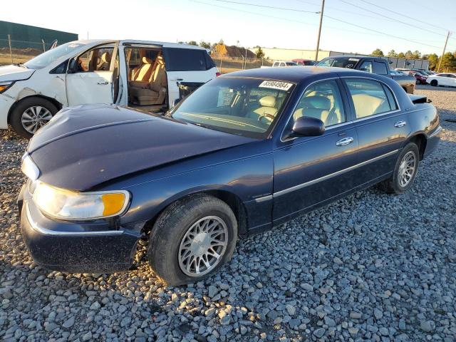  Salvage Lincoln Towncar