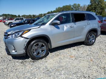  Salvage Toyota Highlander