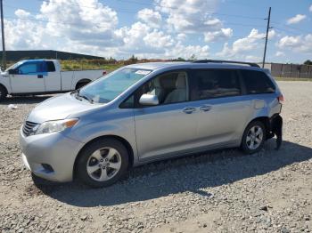  Salvage Toyota Sienna