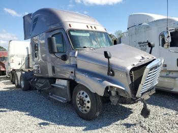  Salvage Freightliner Cascadia 1