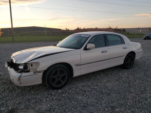  Salvage Lincoln Towncar