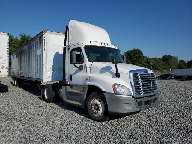  Salvage Freightliner Cascadia 1