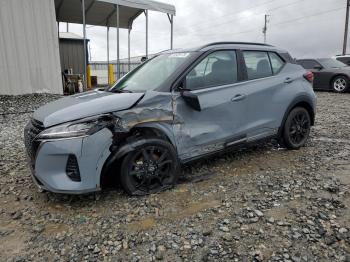  Salvage Nissan Kicks