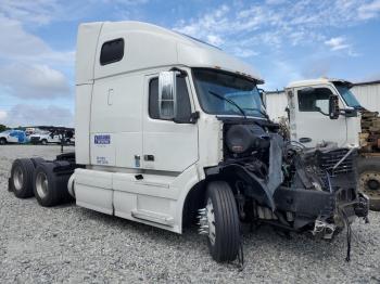  Salvage Volvo Vnl