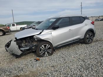  Salvage Nissan Kicks