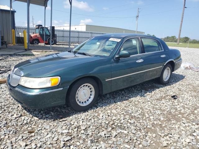  Salvage Lincoln Towncar