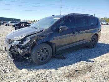  Salvage Chrysler Pacifica