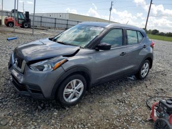  Salvage Nissan Kicks