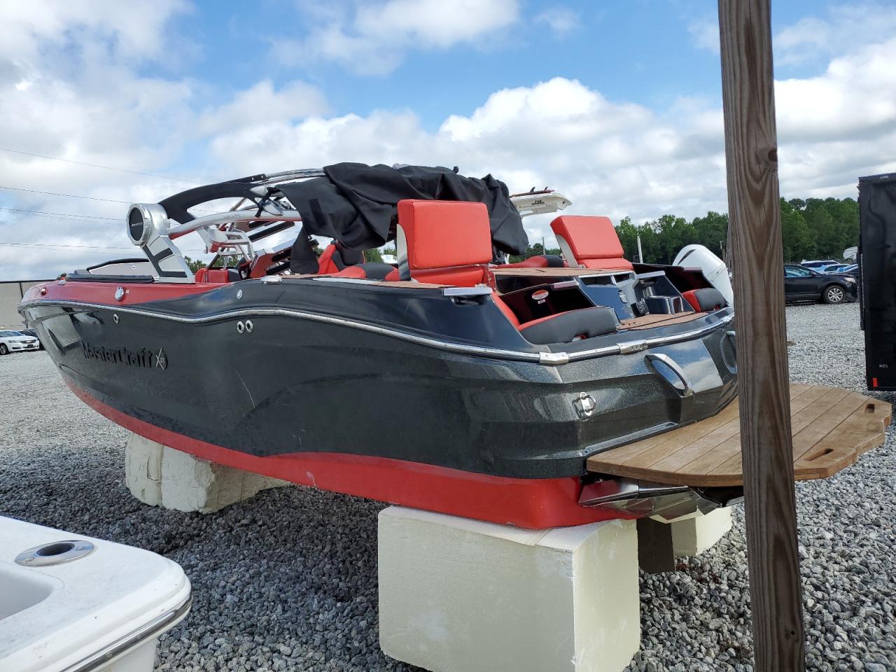 Mastercraft Boat Image 7