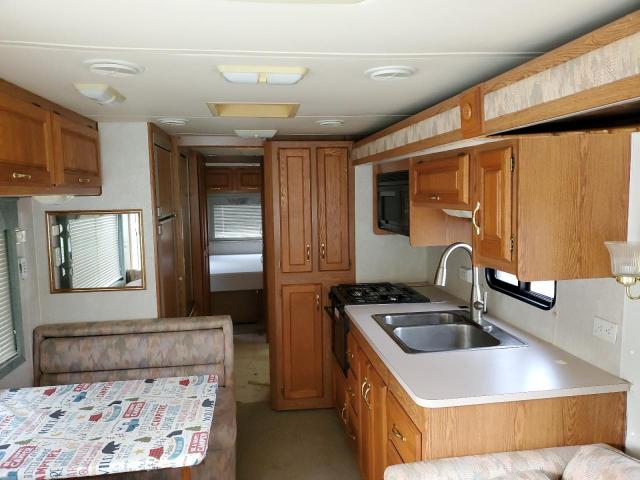 Ford F-530 Super Duty Image 11