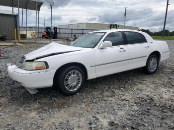  Salvage Lincoln Towncar
