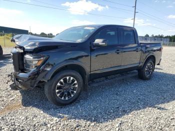  Salvage Nissan Titan