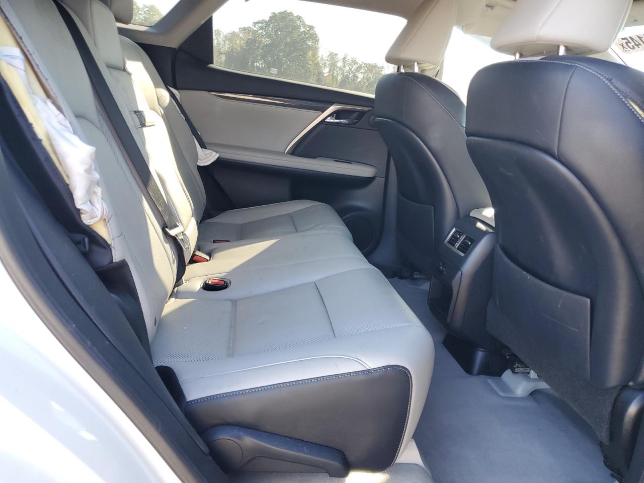 Lexus RX 350 Base Image 6