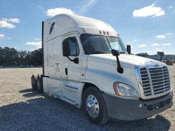  Salvage Freightliner Cascadia 1
