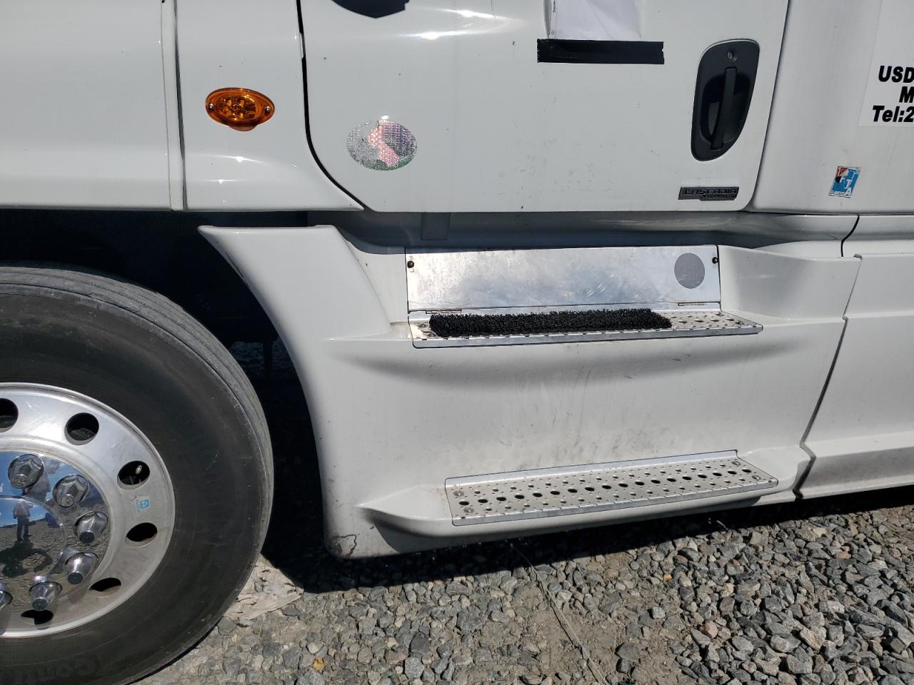 Freightliner Cascadia 1 Image 6