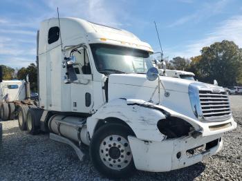  Salvage Freightliner Columbia