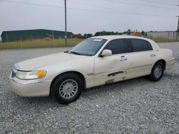  Salvage Lincoln Towncar