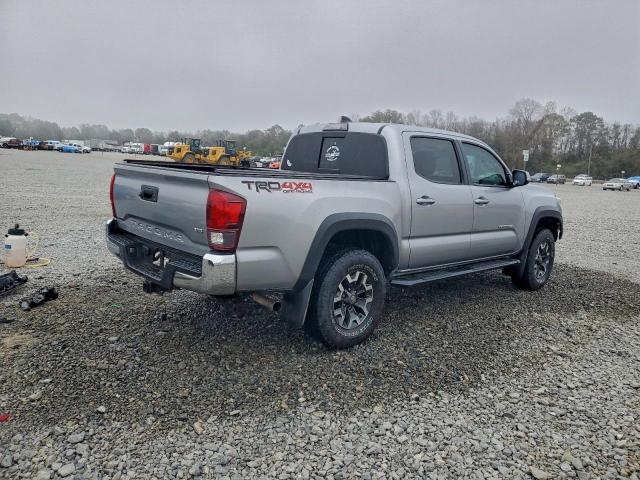 Toyota Tacoma Double Cab Image 2