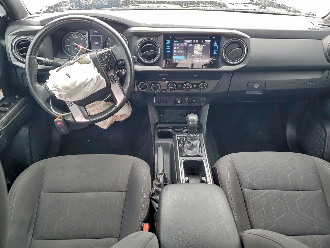 Toyota Tacoma Double Cab Image 8