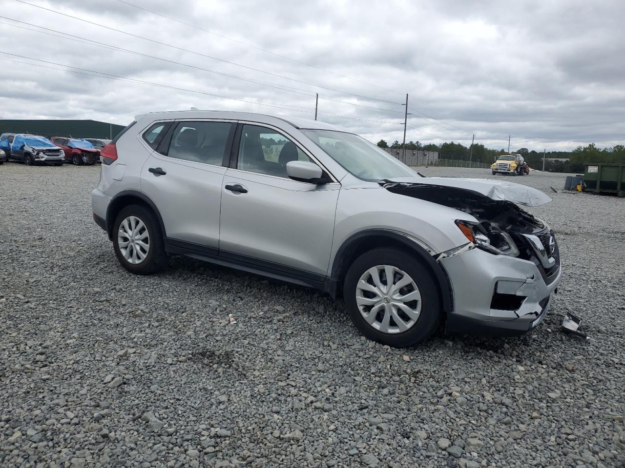 Nissan Rogue S Image 2