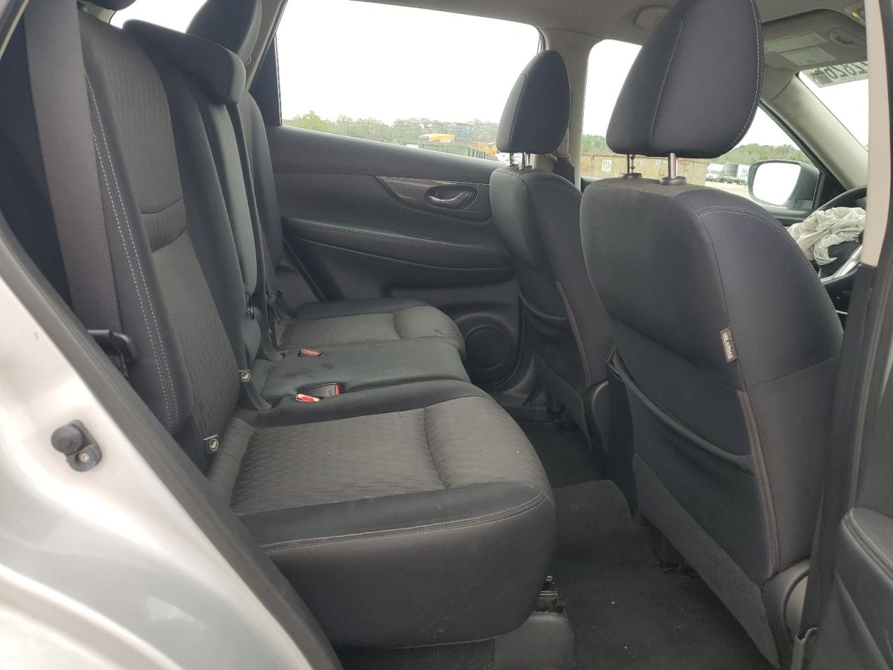 Nissan Rogue S Image 10