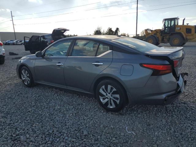 Nissan Altima S Image 2