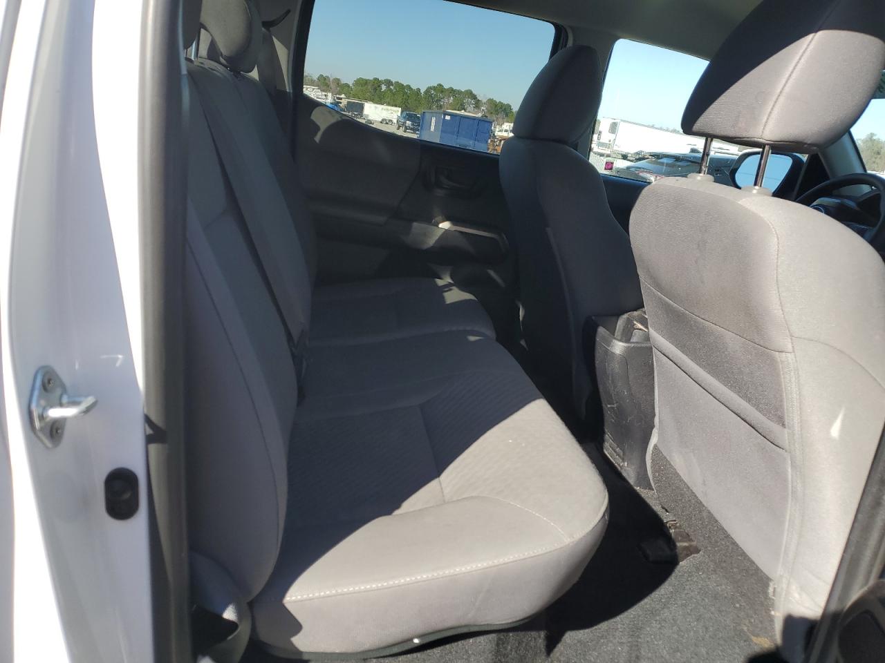 Toyota Tacoma Double Cab Image 12