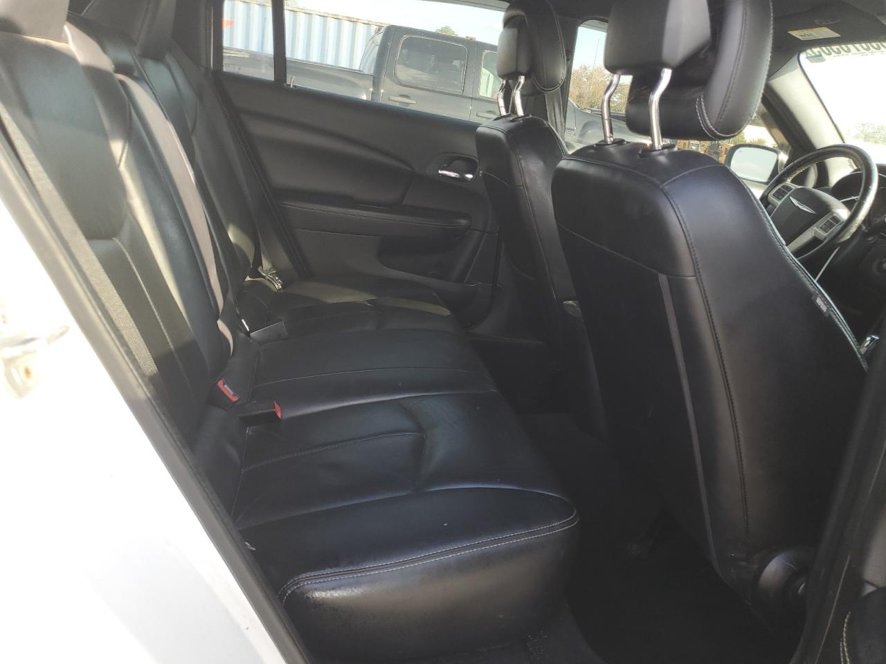 Chrysler 200 Limited Image 5