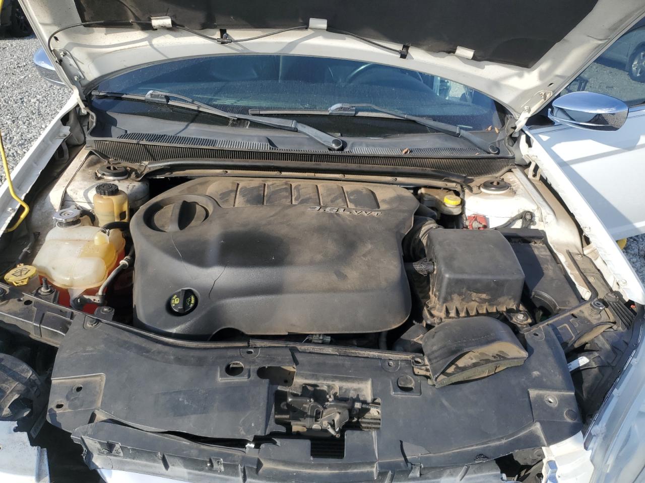 Chrysler 200 Limited Image 6