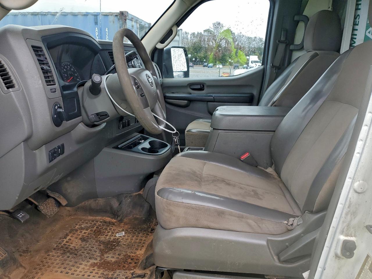 Nissan Nv 1500 Image 12