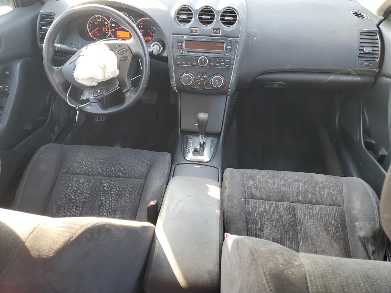 Nissan Altima Base Image 7