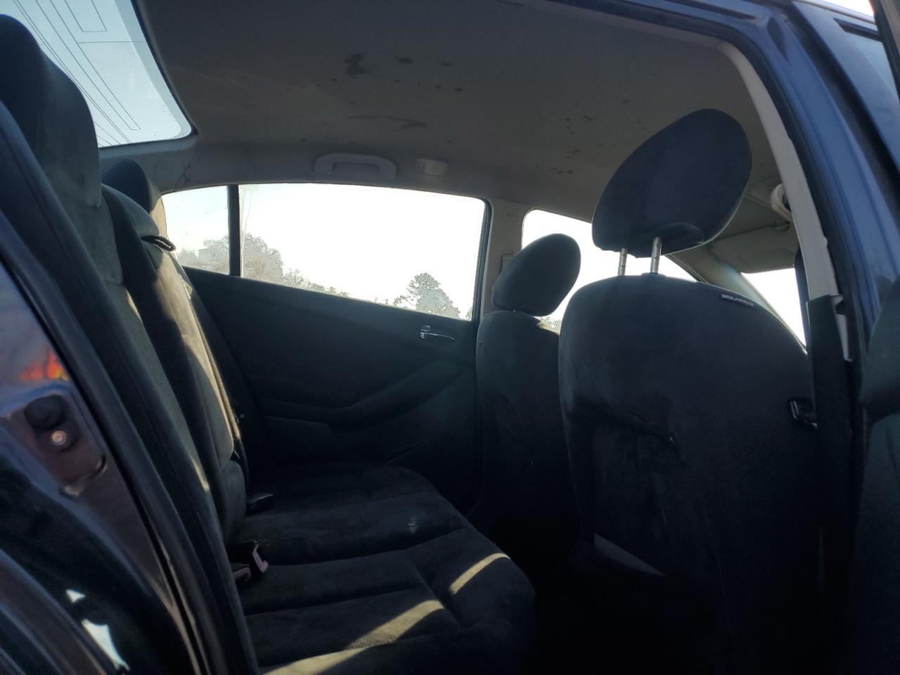 Nissan Altima Base Image 11