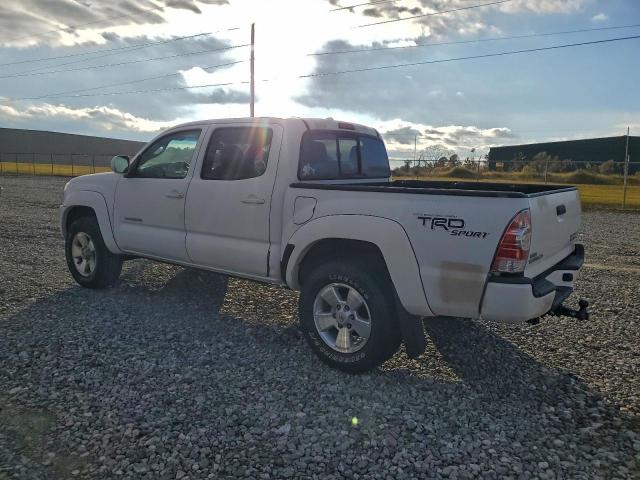 Toyota Tacoma Double Cab Prerunner Image 3