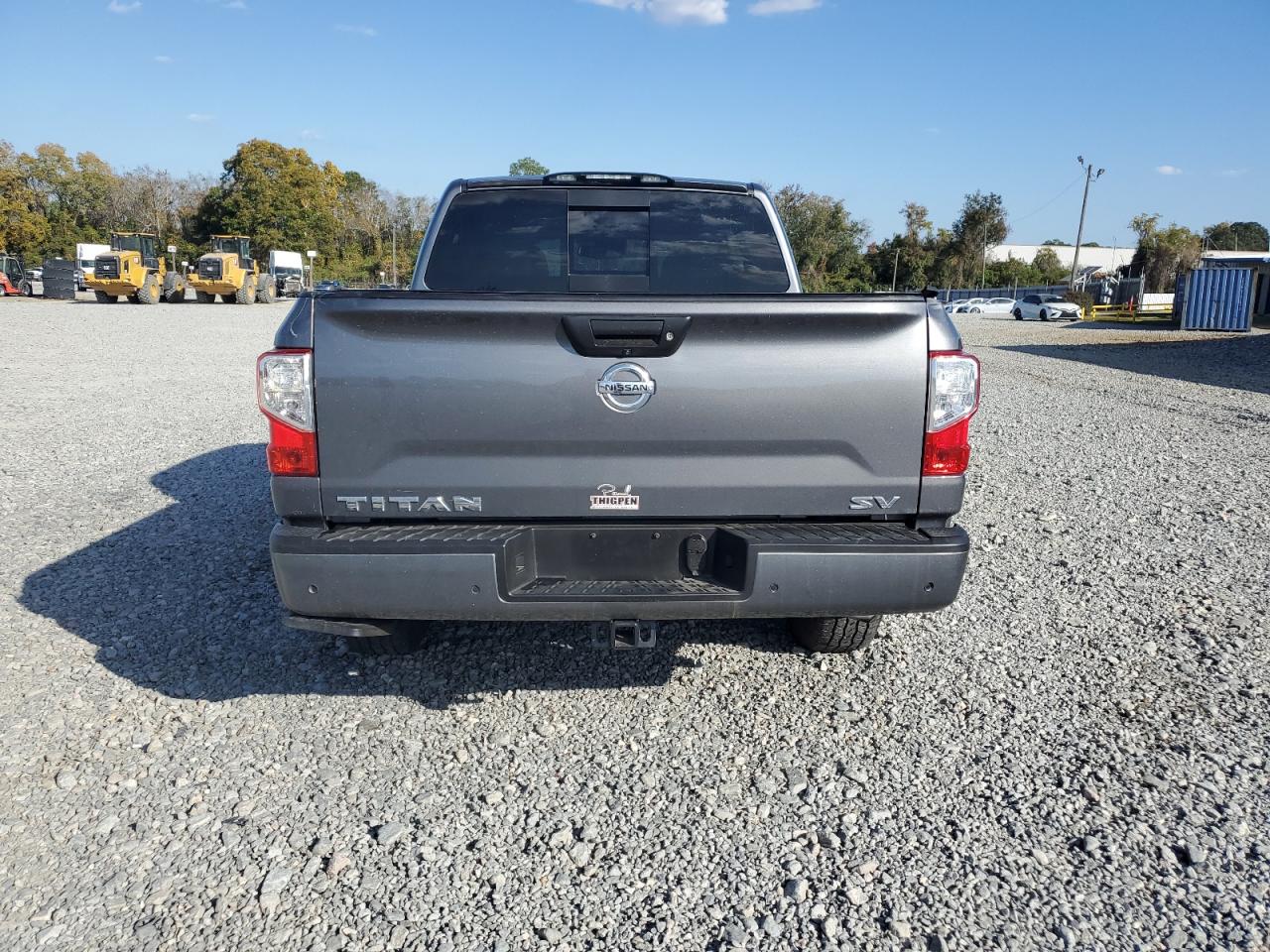 Nissan Titan Sv Image 7