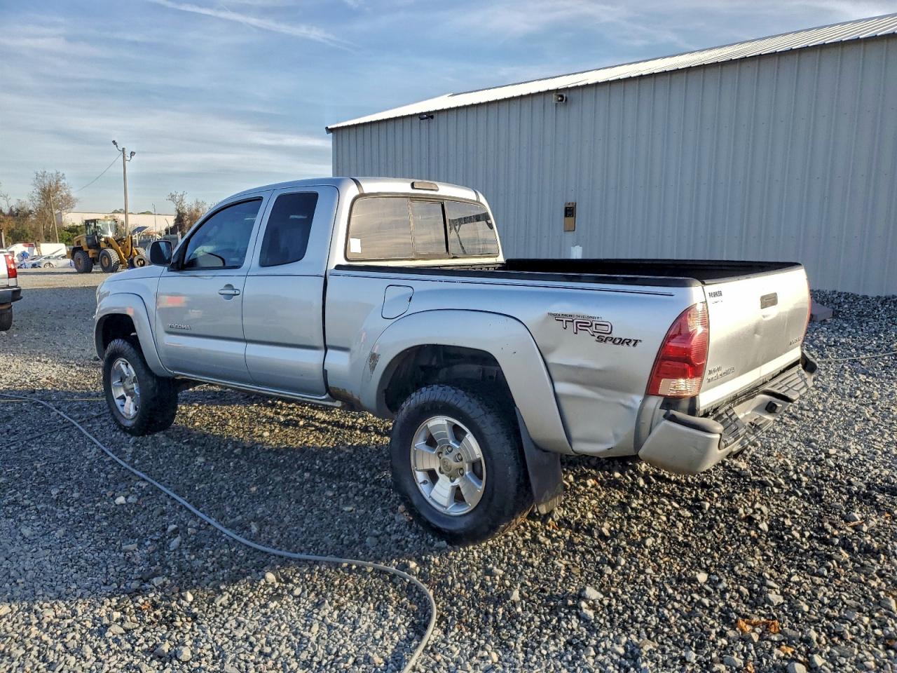 Toyota Tacoma Access Cab Image 2