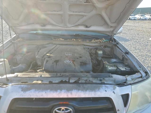 Toyota Tacoma Access Cab Image 11