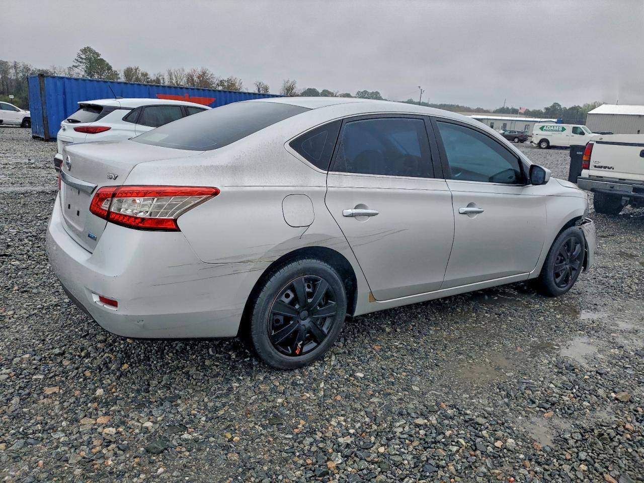 Nissan Sentra S Image 2